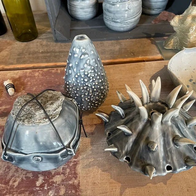 4. Rundstrøms lågkrukke+2 solofyt vaser